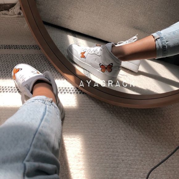 Air jordan custom butterflies - Picture 3 of 11